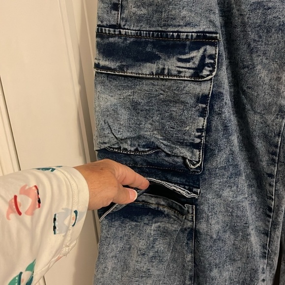 Refuge Baggy OVERSIZED‎ 12” wide leg Cargo women’s L pocket Jeans heavy wash NWT - Picture 7 of 16